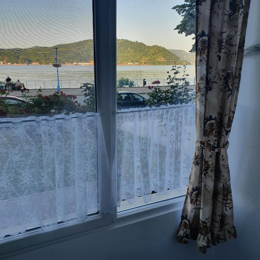 Sendy Apartment Orşova Екстериор снимка