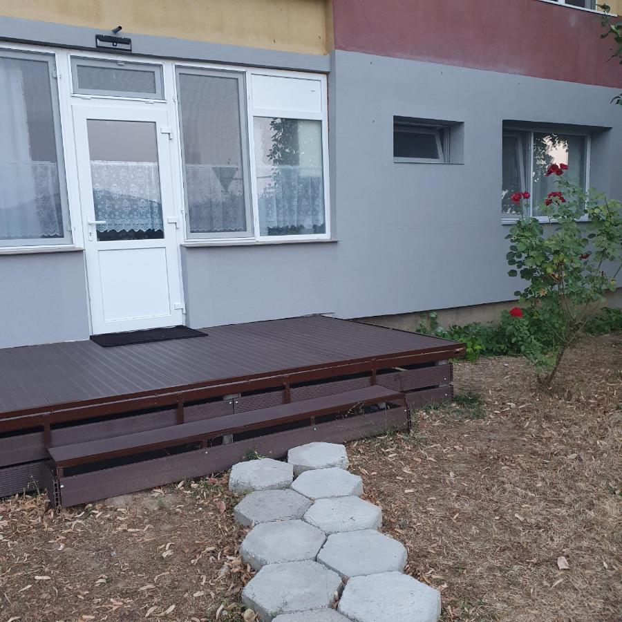 Sendy Apartment Orşova Екстериор снимка